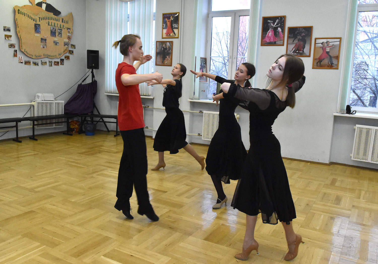 Юных москвичей из района Митино приглашают в студию современной хореографии, фото