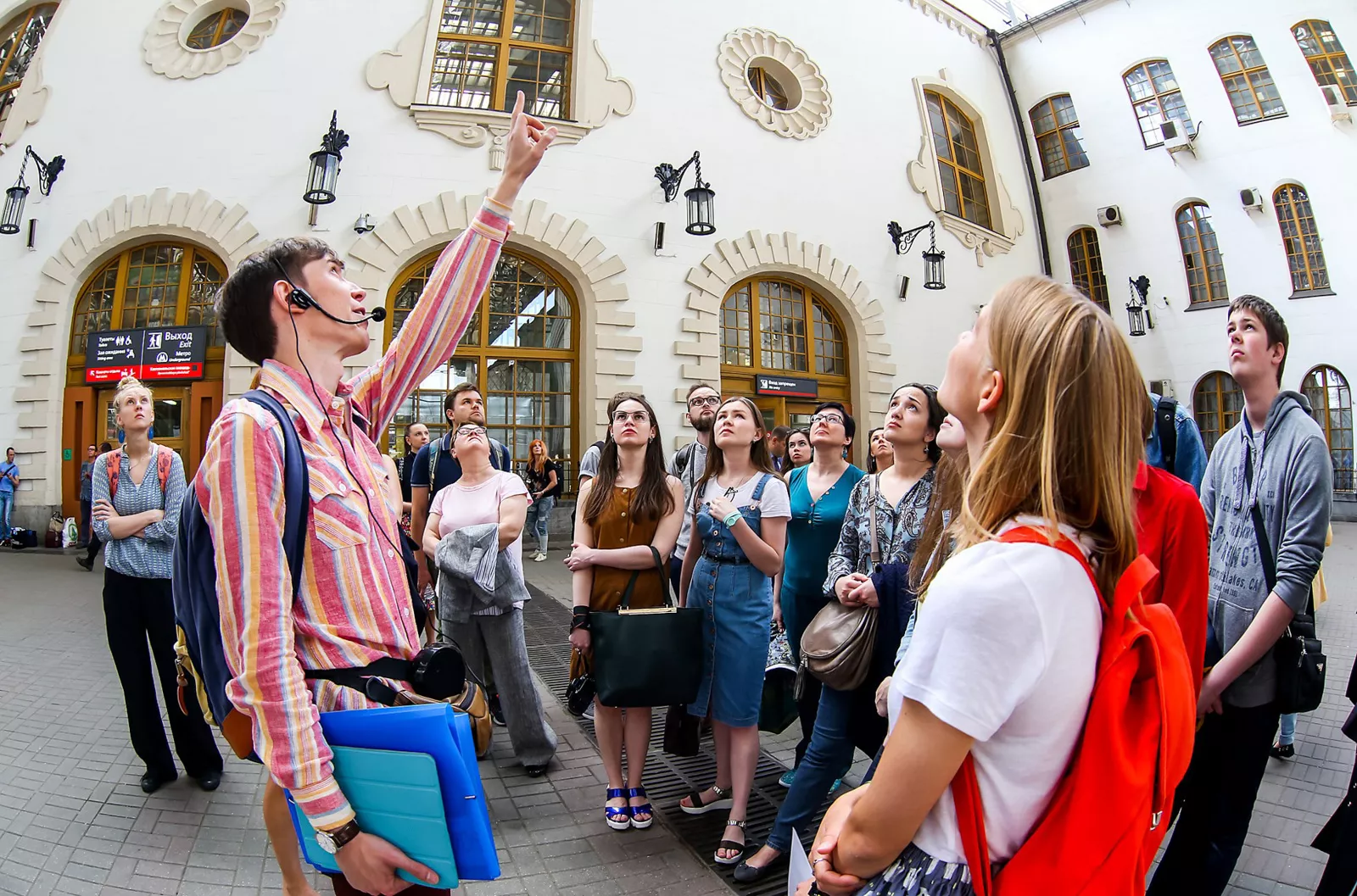 Собянин назвал страны, лидирующие по числу приезжающих в Москву туристов, фото