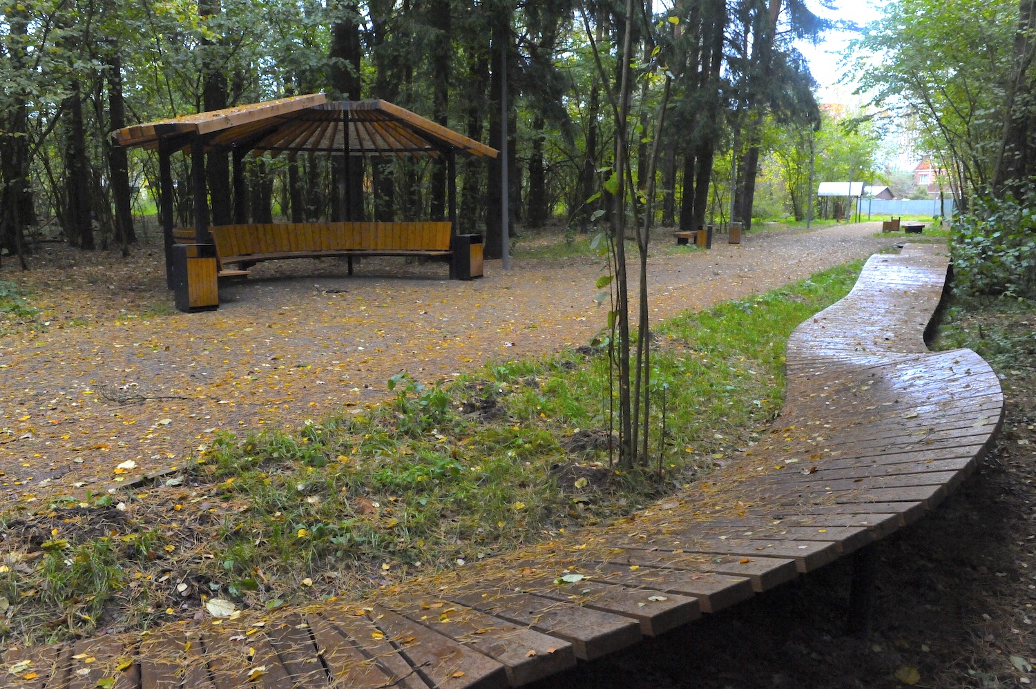 Во Внуковском завершили модернизацию Боровского парка, фото