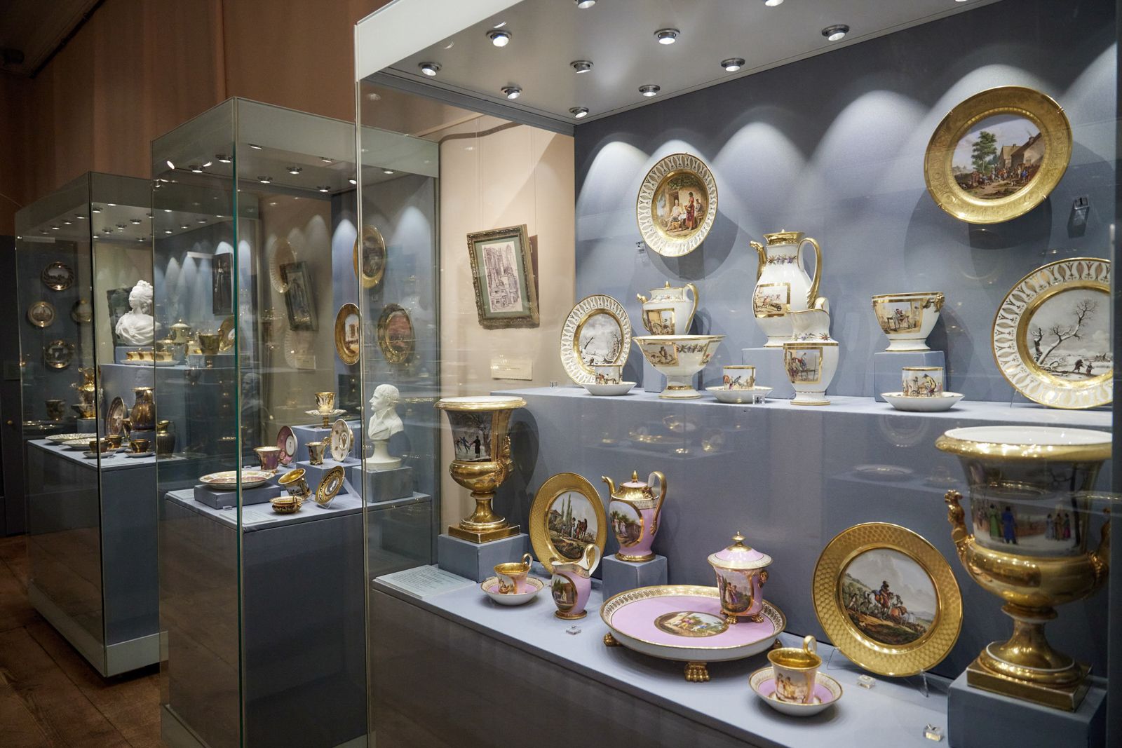 Выставка французского фарфора XVIII–XIX веков открыта в Кусково, фото