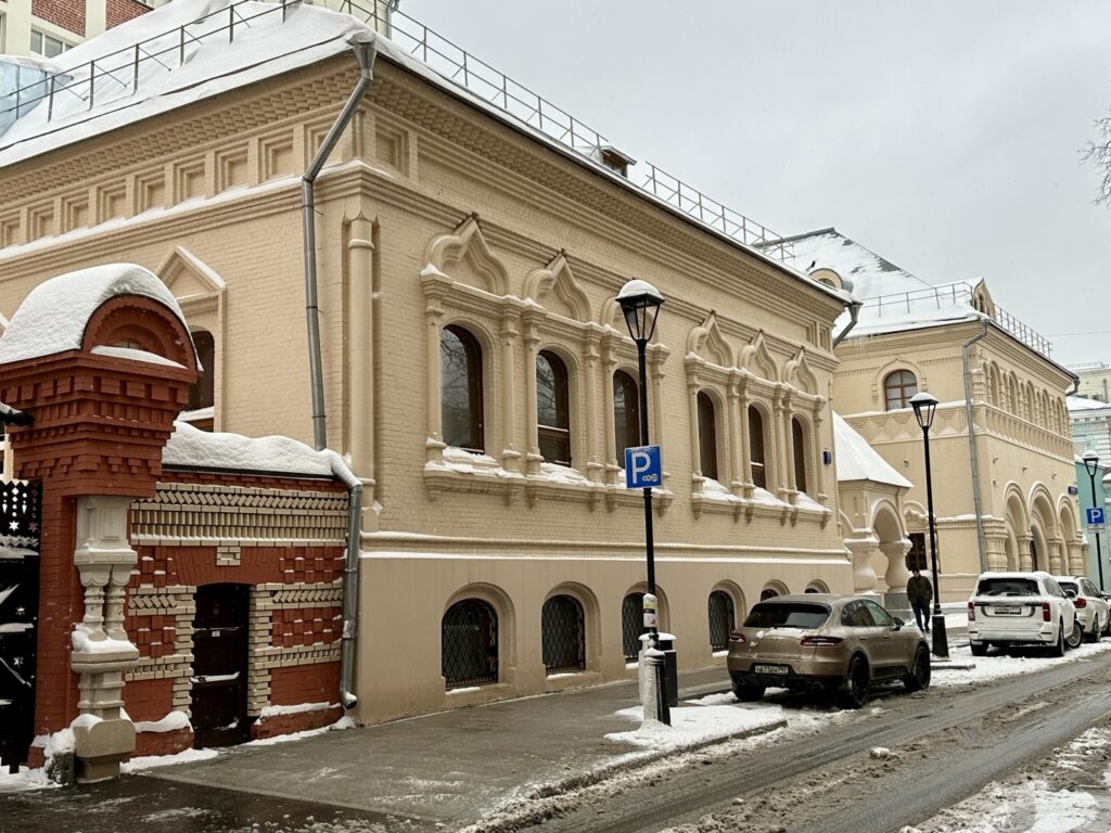 Тверская — Арбатская: первый советский против первого имперского  фото