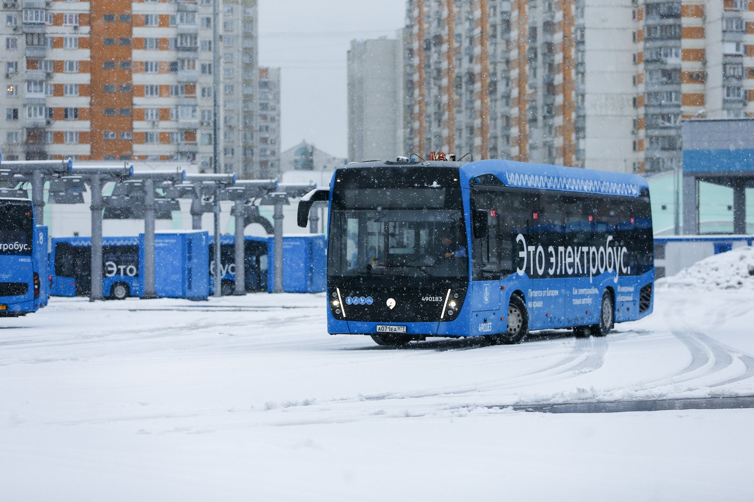 В Войковском запустили электробусы, фото