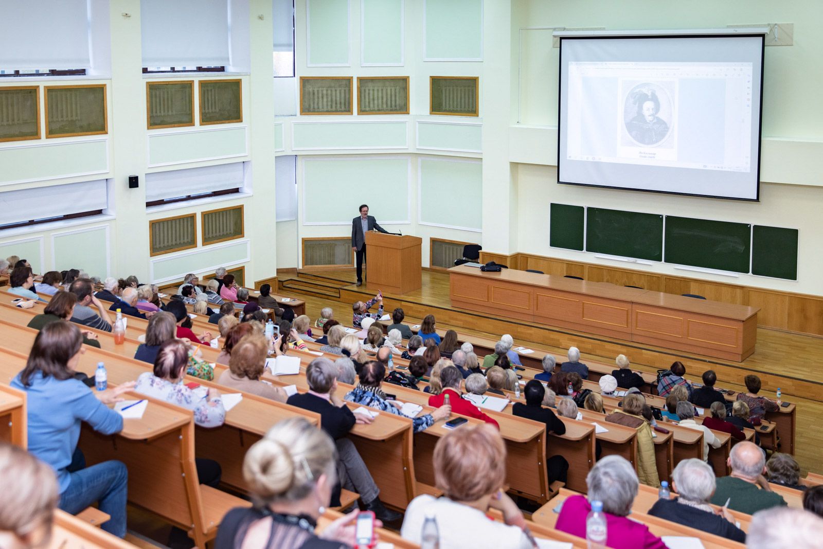 Образовательные направления «Московского долголетия» посещает около 110 тысяч человек, фото