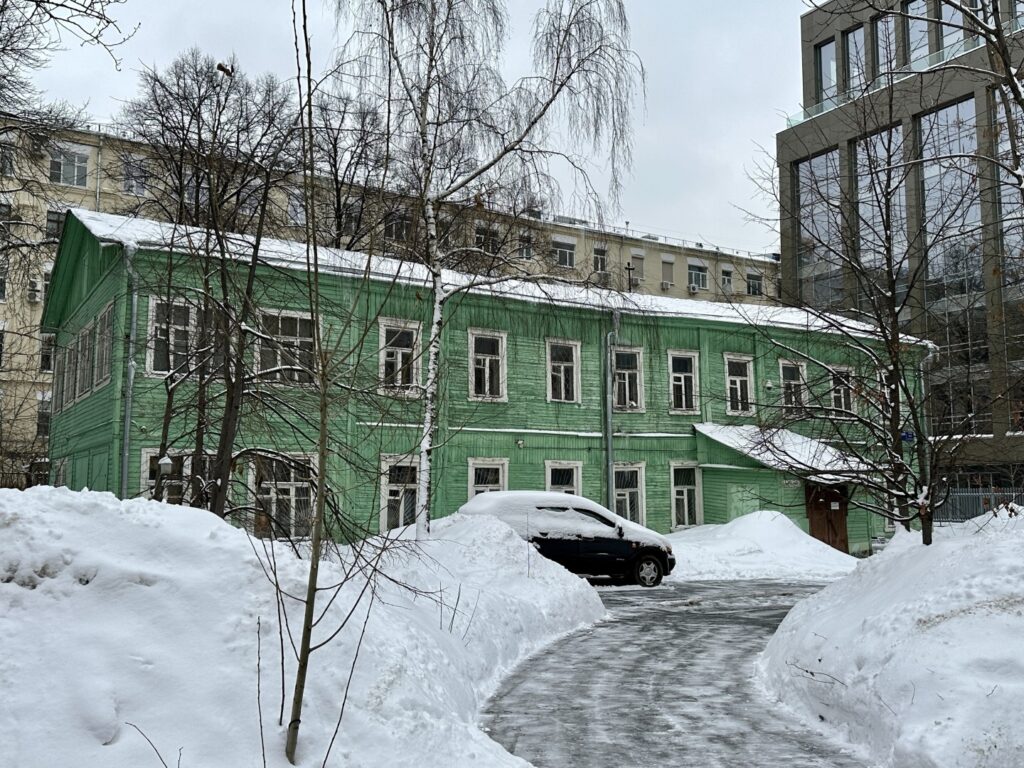 Смоленская — Парк Культуры: оловянный, деревянный, стеклянный  фото