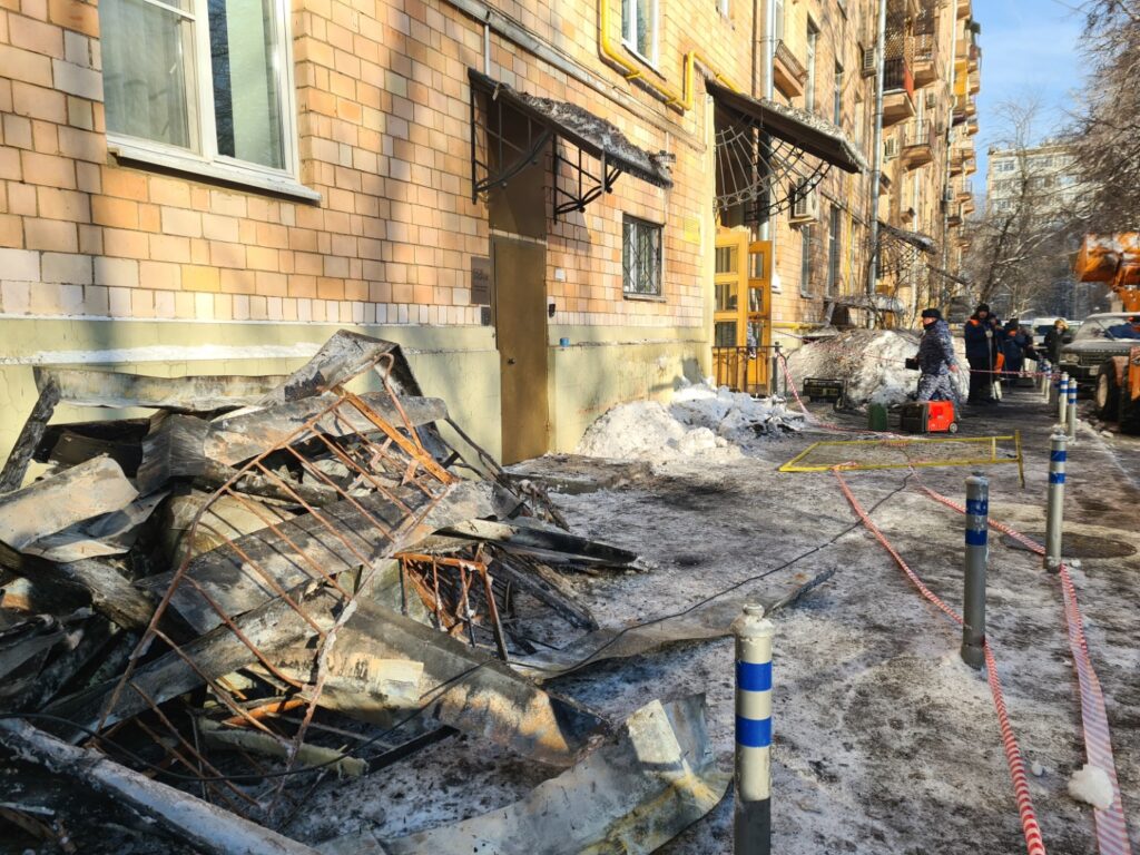 Названы причины пожара на севере Москвы  фото