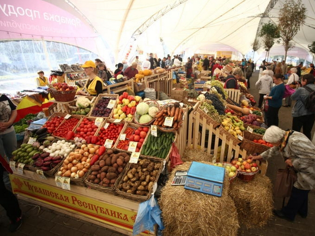 Фрукты, овощи и мед: какие постные продукты можно выгодно купить на ярмарках выходного дня, фото