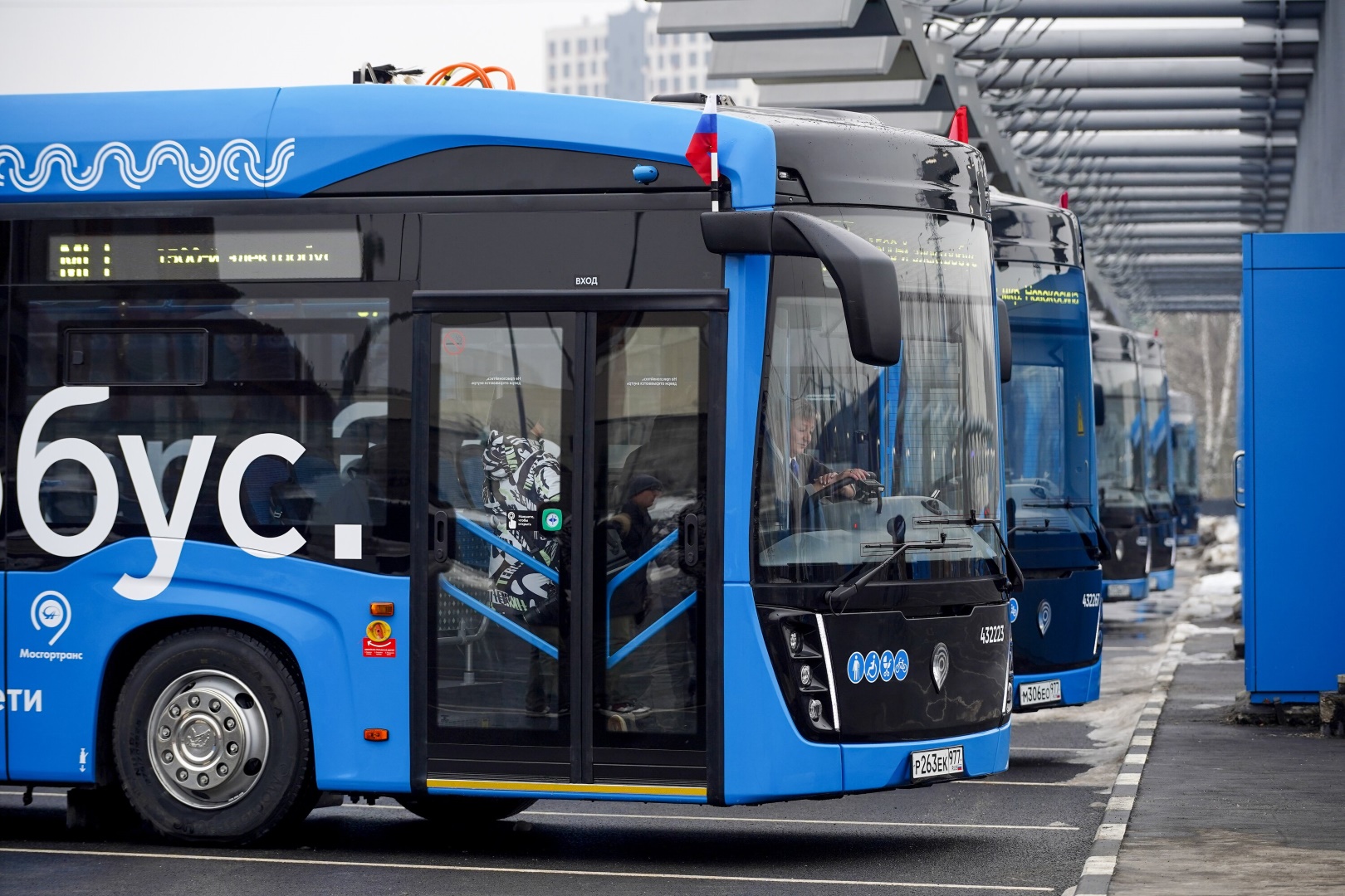В Москве появилось более 100 новых электробусов, фото