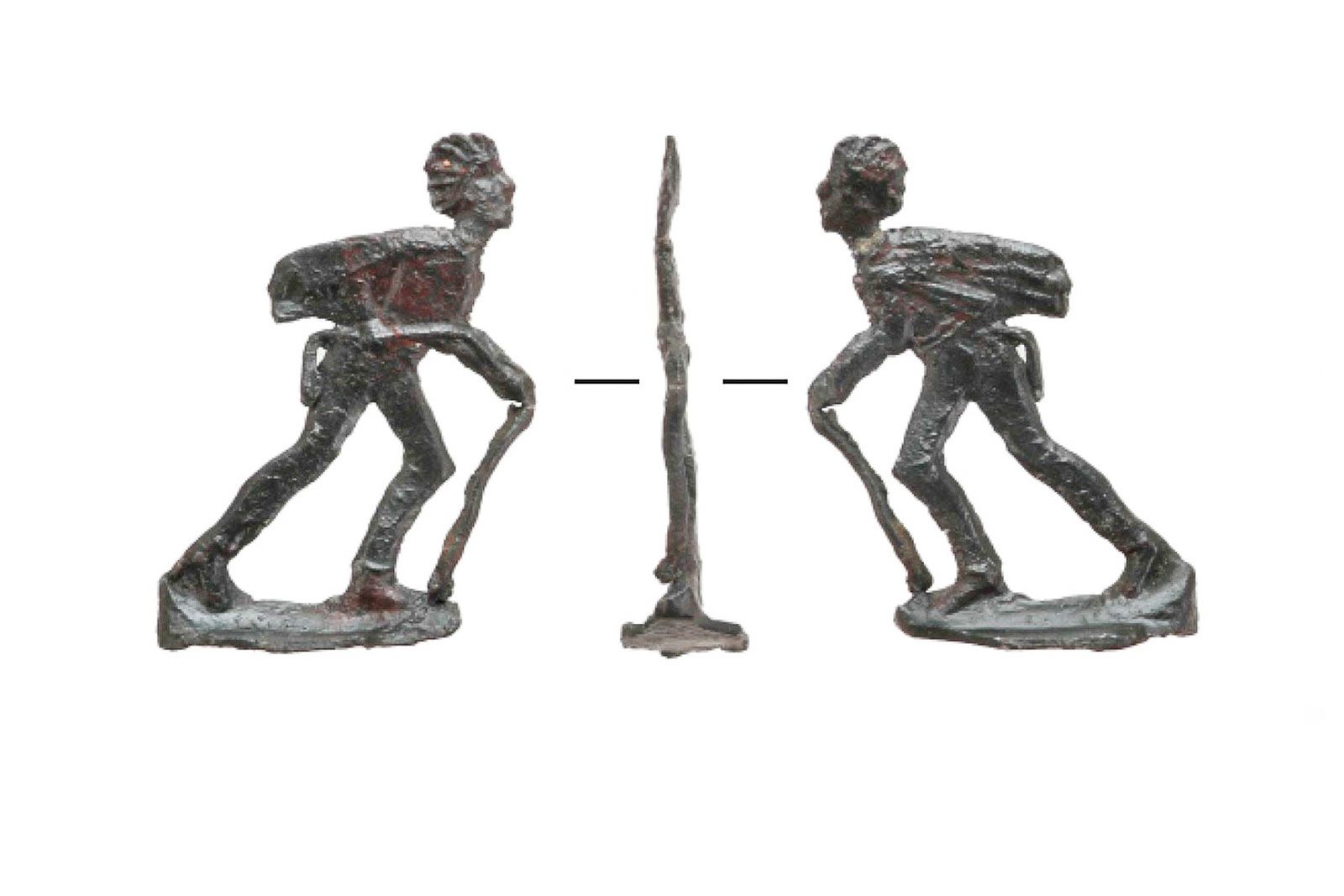Необычная оловянная игрушка найдена археологами в Хамовниках, фото