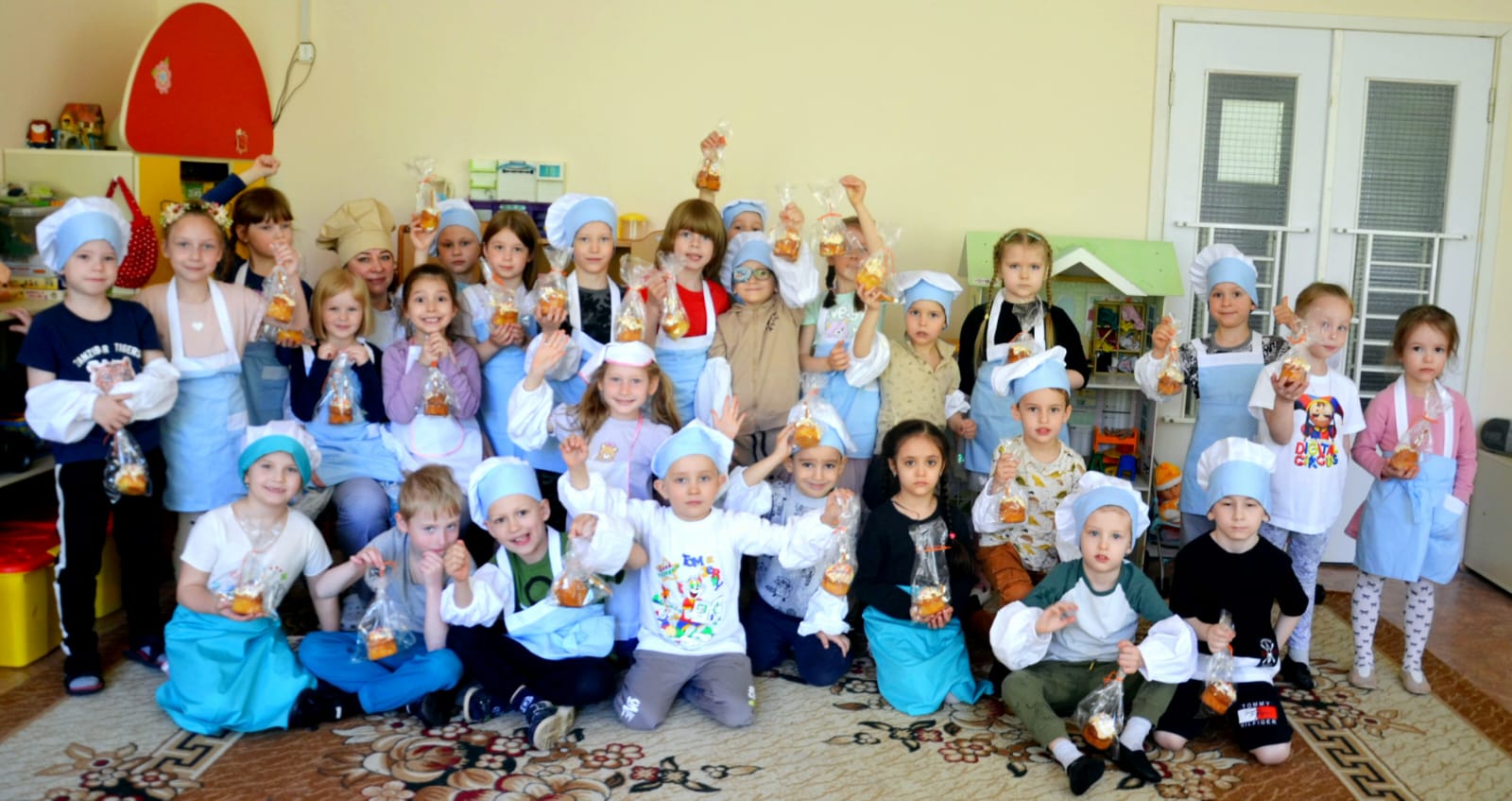 Пасхальные чудеса своими руками: кулинарный мастер-класс по декорированию куличей прошел в столичном детском саду, фото