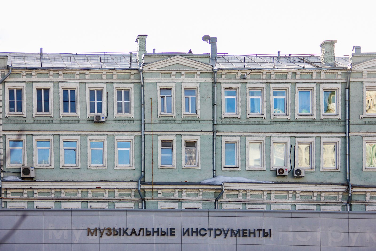 В Москве за январь — июнь восстановили почти 120 ветхих построек