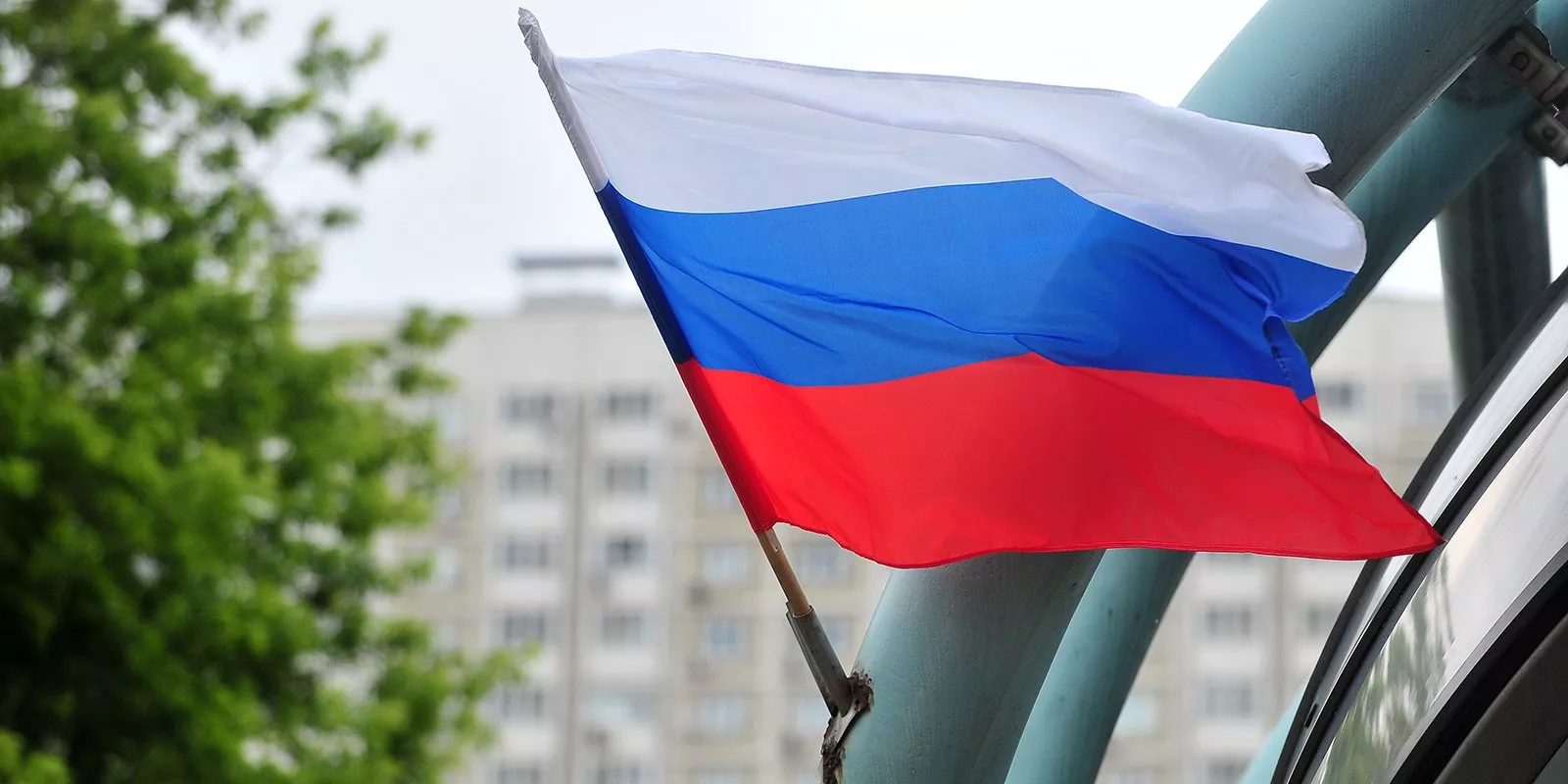Онлайн-флешмоб «Цвета российского флага» запустил Музей Победы