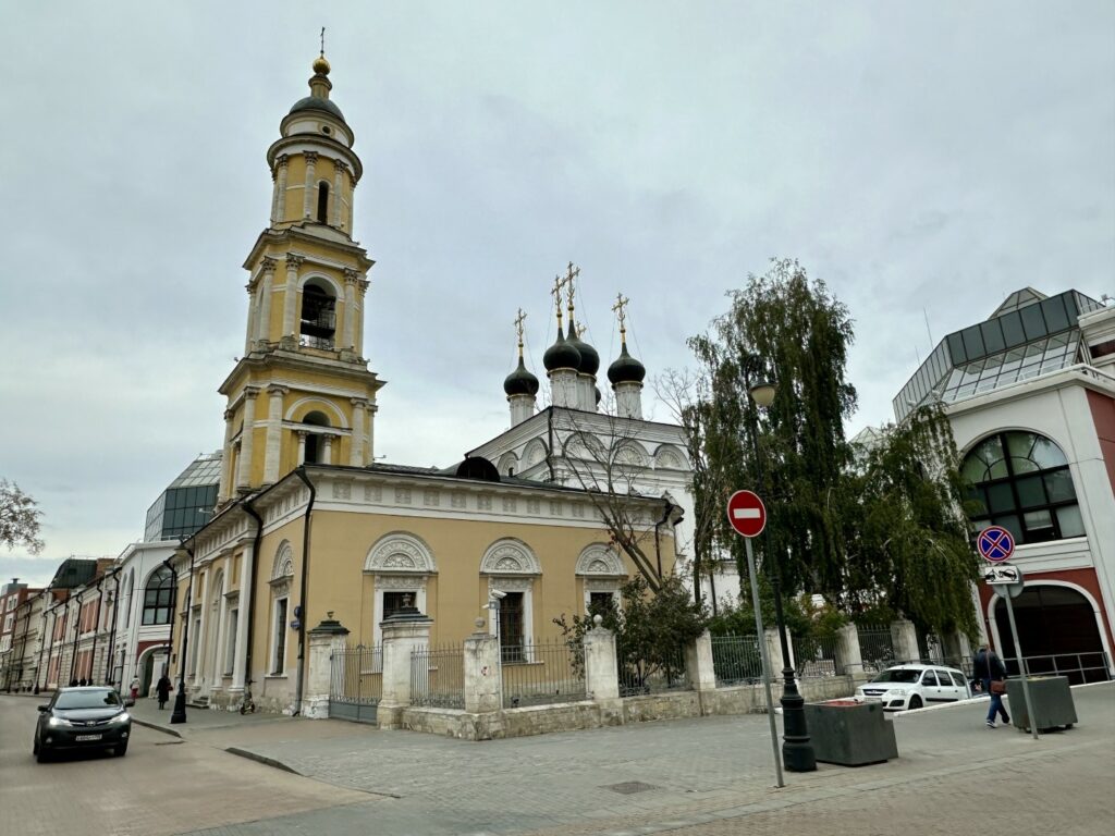 Третьяковская — Полянка: «маленькость» Большой Ордынки  фото