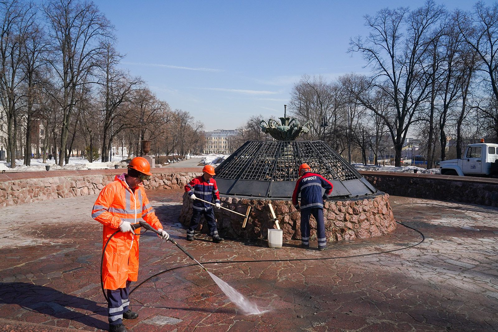 Москва готовится к сезону фонтанов, фото