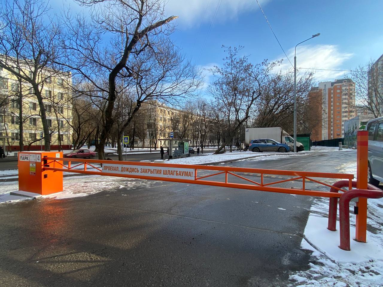 Шлагбаумы в одном из дворов Северного Измайлово повысили безопасность целого квартала, фото