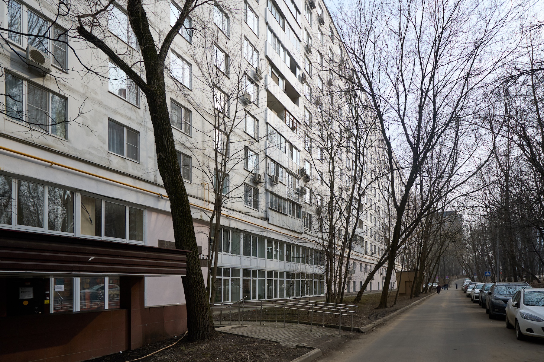 На городские торги выставили три коммерческих помещения в районе Проспект Вернадского, фото