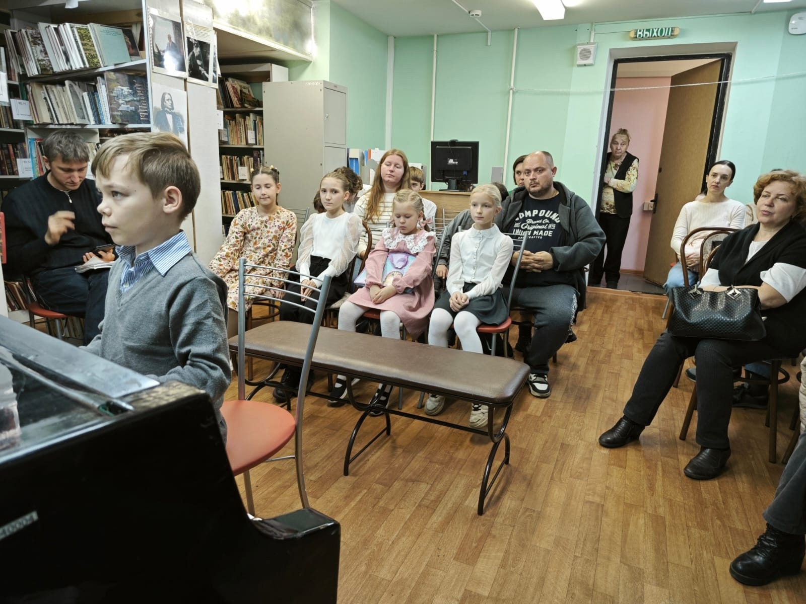 Концерт юных пианистов пройдет в библиотеке № 75 в районе Метрогородок, фото