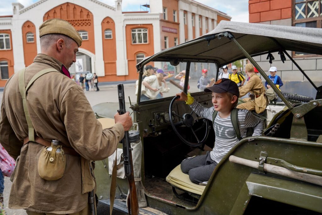 Километры ожившей истории: в Москве стартует традиционный фестиваль «Времена и эпохи» Километры ожившей истории: в Москве стартует традиционный фестиваль «Времена и эпохи» фото