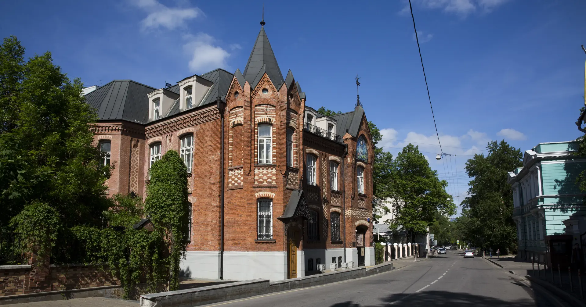 Экскурсия пройдет по особняку Школы акварели Андрияки, фото