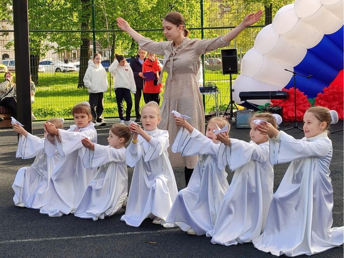 Праздничным концертом отметят День России в парке «Торфянка», фото