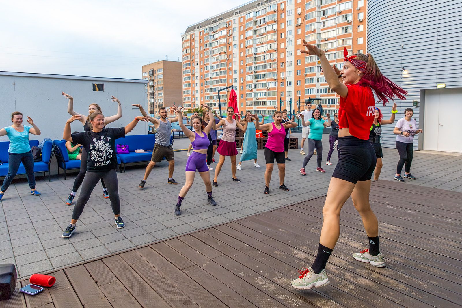 Танцевальный фитнес на крыше от проекта «На высоте» в Москве