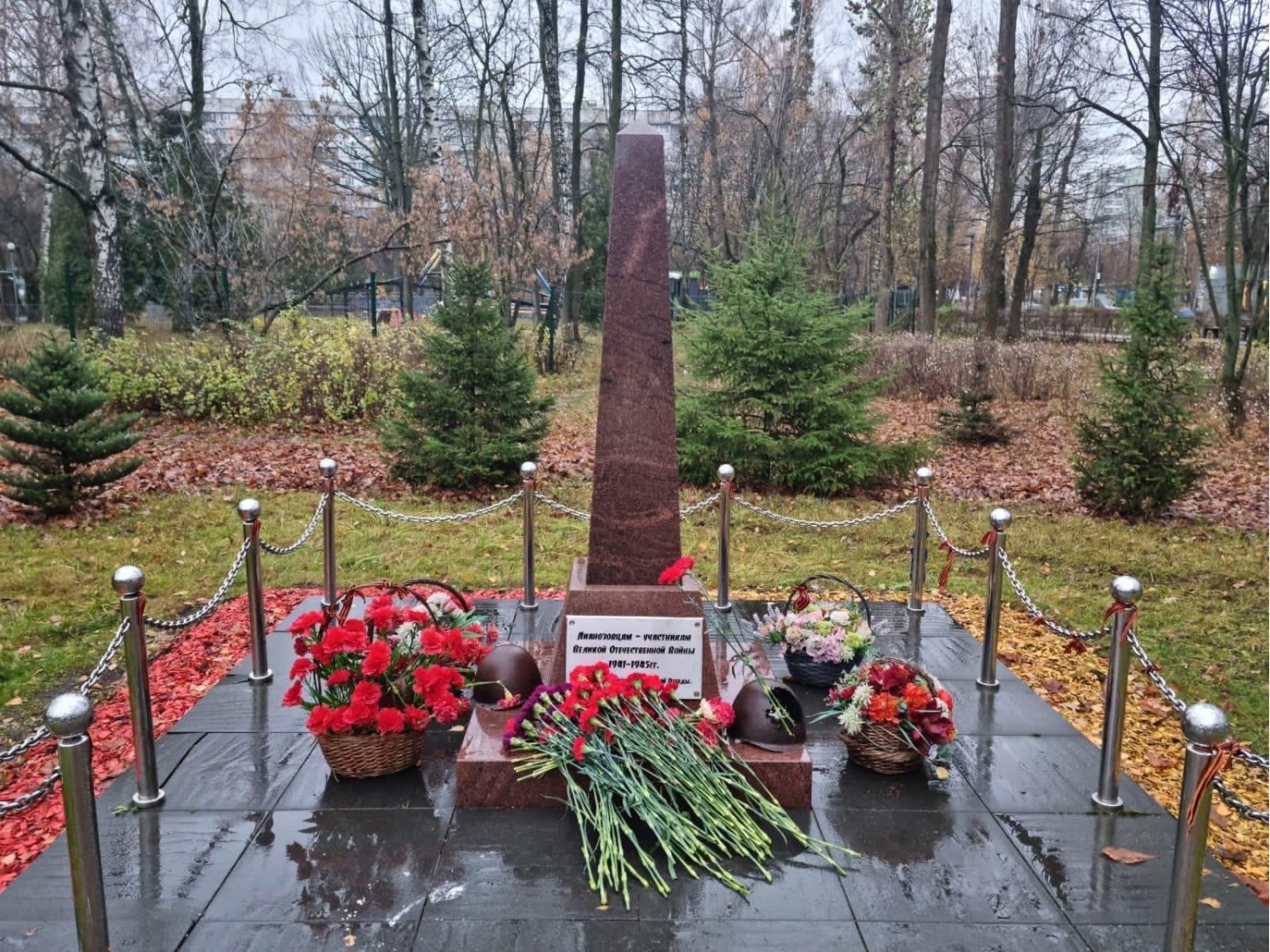 Память фронтовиков Великой Отечественной войны почтут у мемориала в Лианозово, фото
