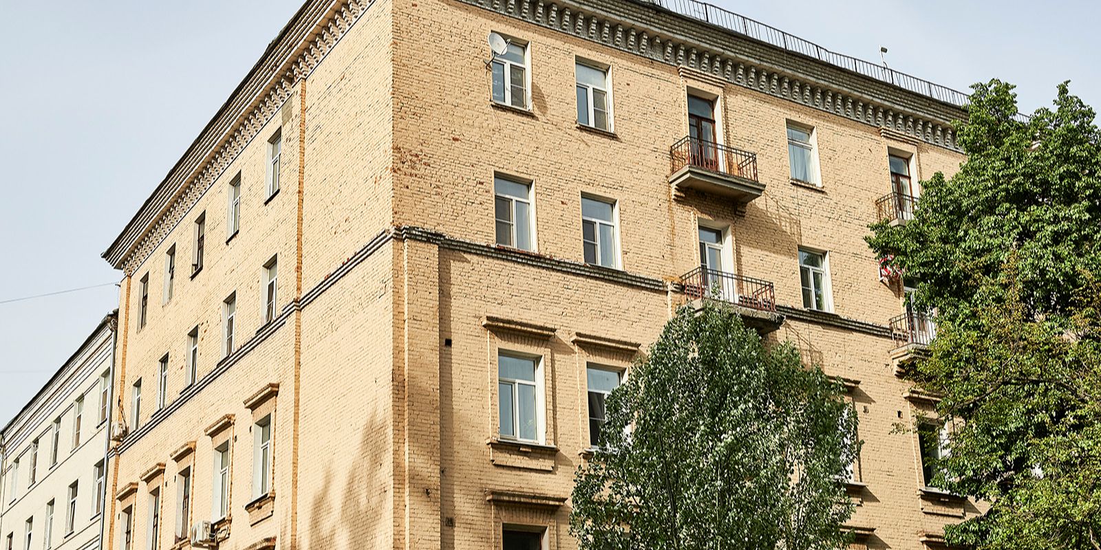 Капремонт фасадов домов стартовал в Бирюлево Восточном, фото