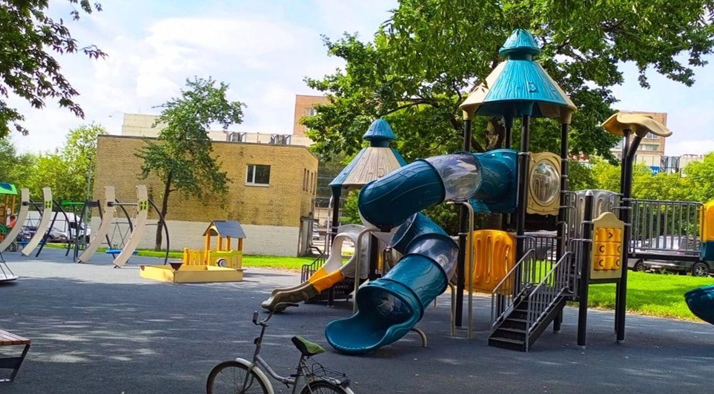 Десять детских площадок благоустроят в Ярославском районе, фото