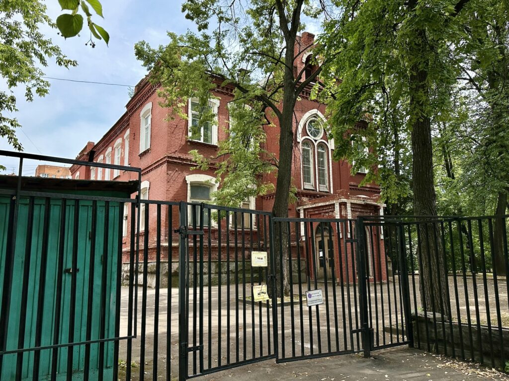Измайлово — Семёновская: дельфины в бане у Соколиной Горы Измайлово — Семёновская: дельфины в бане у Соколиной Горы фото
