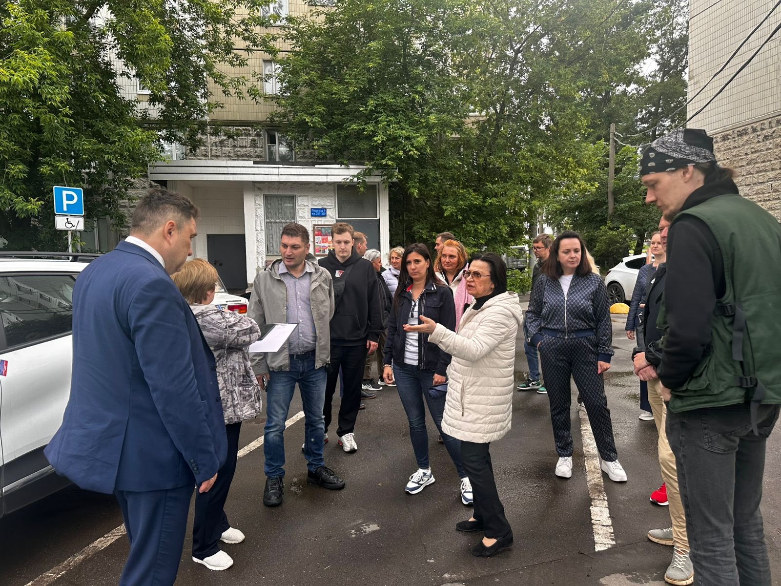 Жители Черемушек встретятся с руководством района на обходе территории, фото