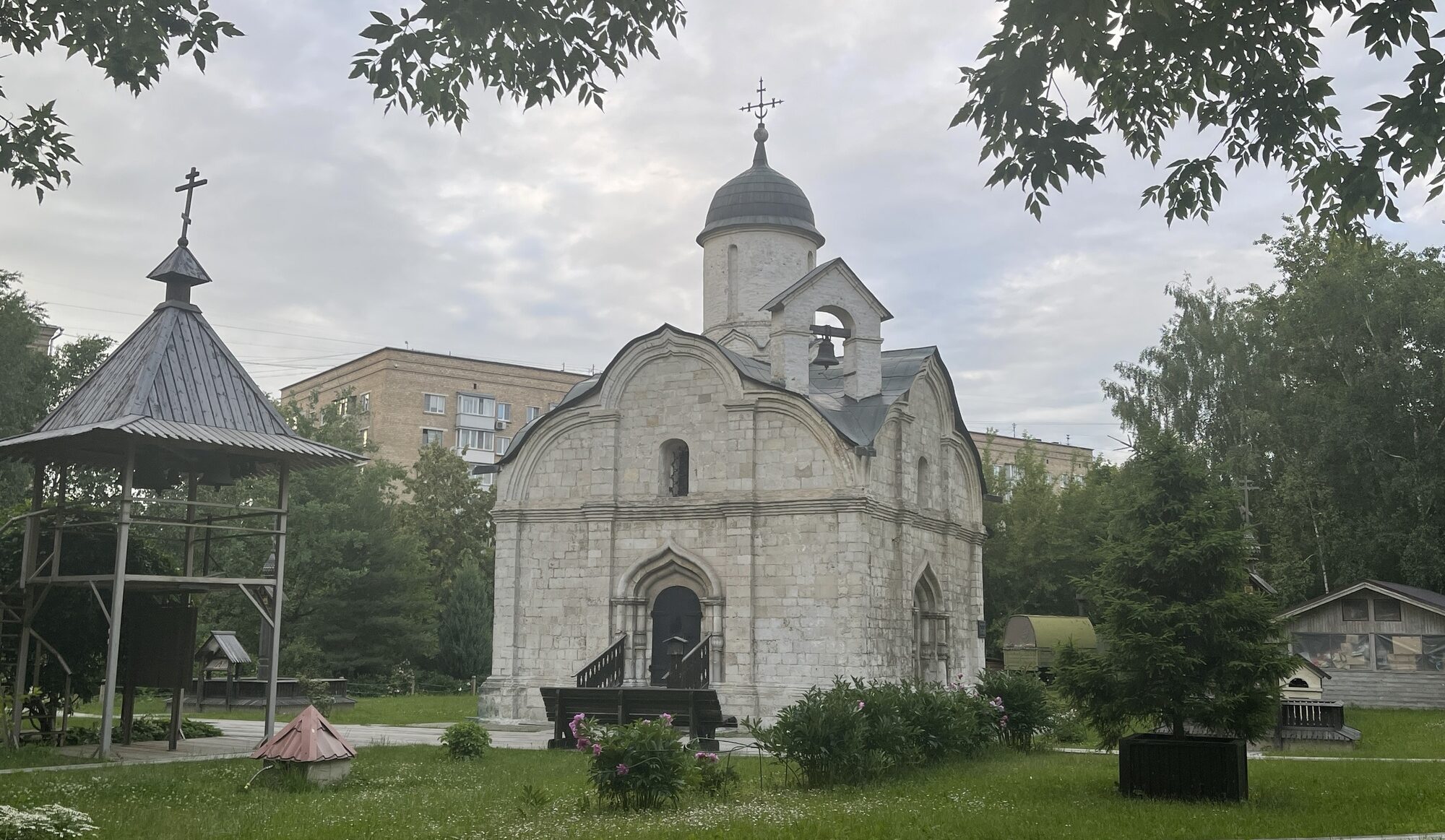 Жителей Мещанского пригласили на экскурсию по району, фото