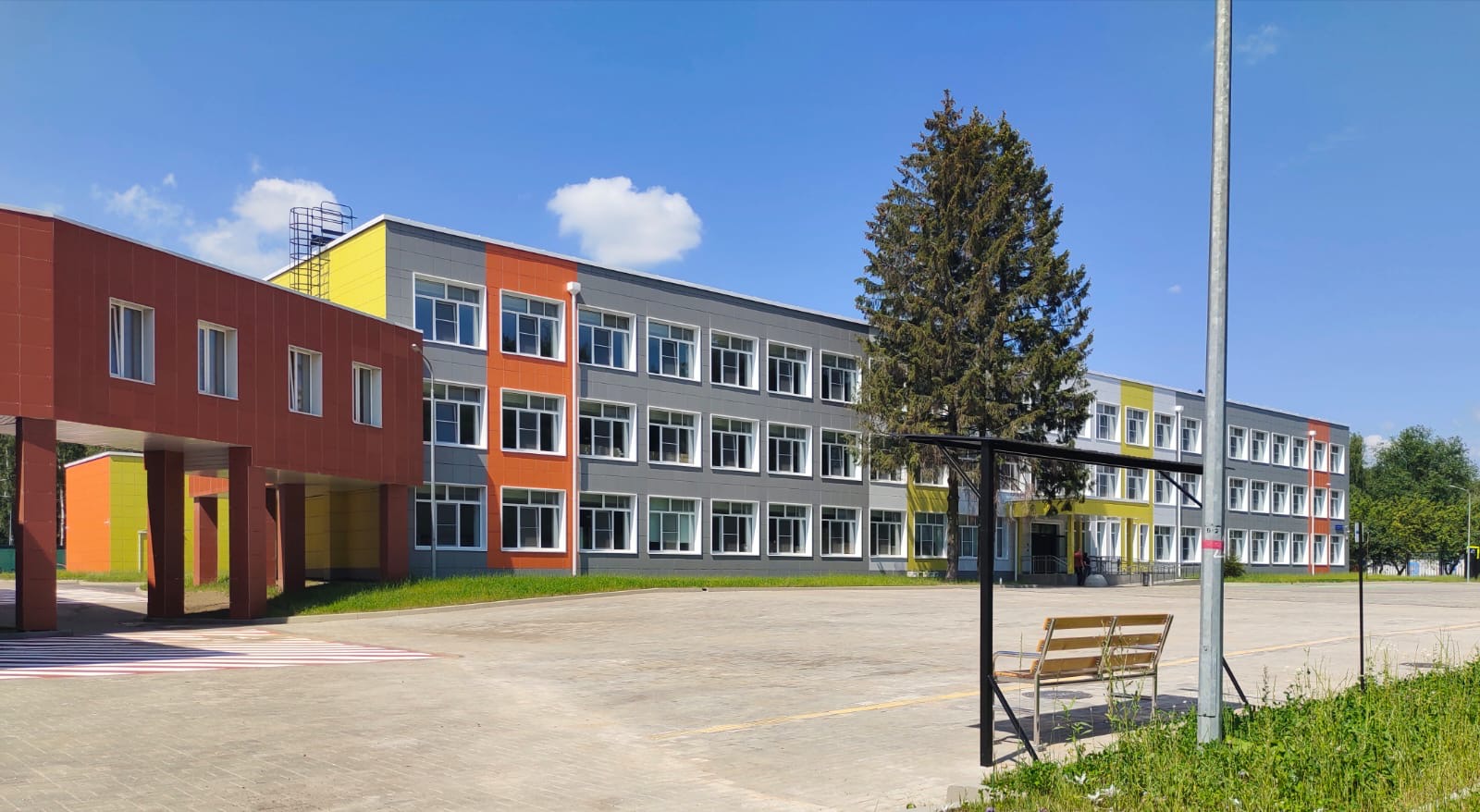 Школу № 2075 реконструировали в Краснопахорском, фото