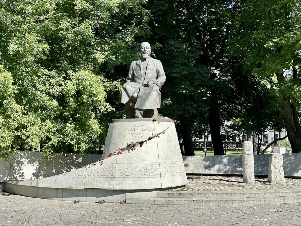 Чистые пруды — Китай-город: третья часть маршрута по аллеям Бульварного кольца  фото