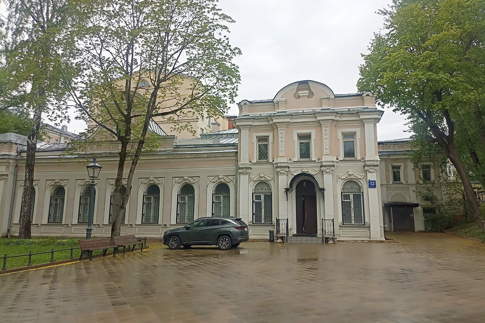 В Басманном сдадут в аренду помещение в исторической усадьбе XIX века, фото