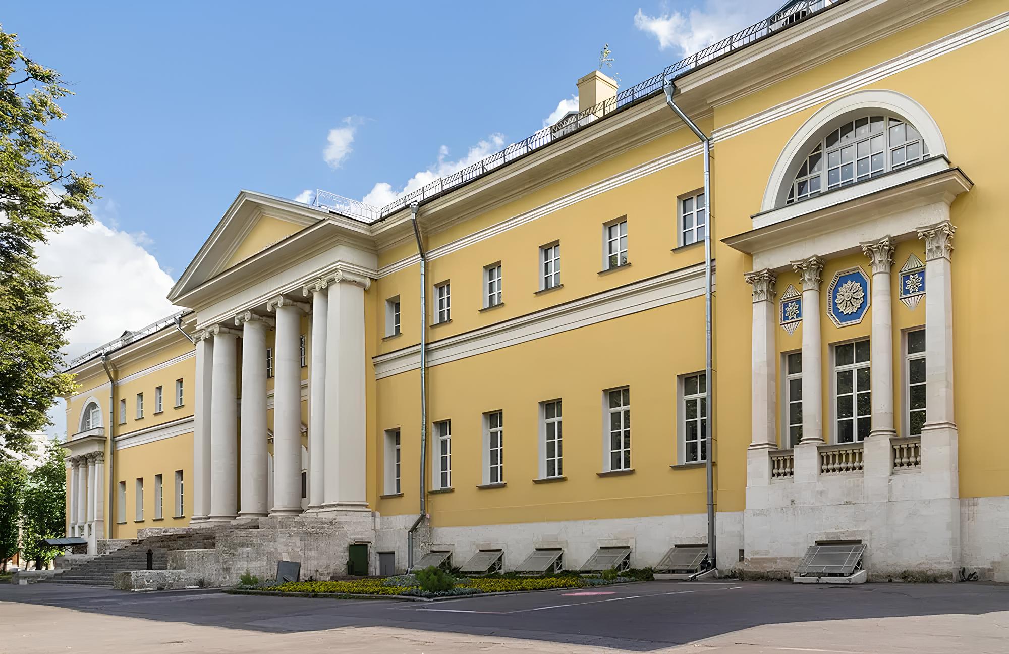 Реставрация главного корпуса Павловской больницы превратит его в волонтерский хаб, фото