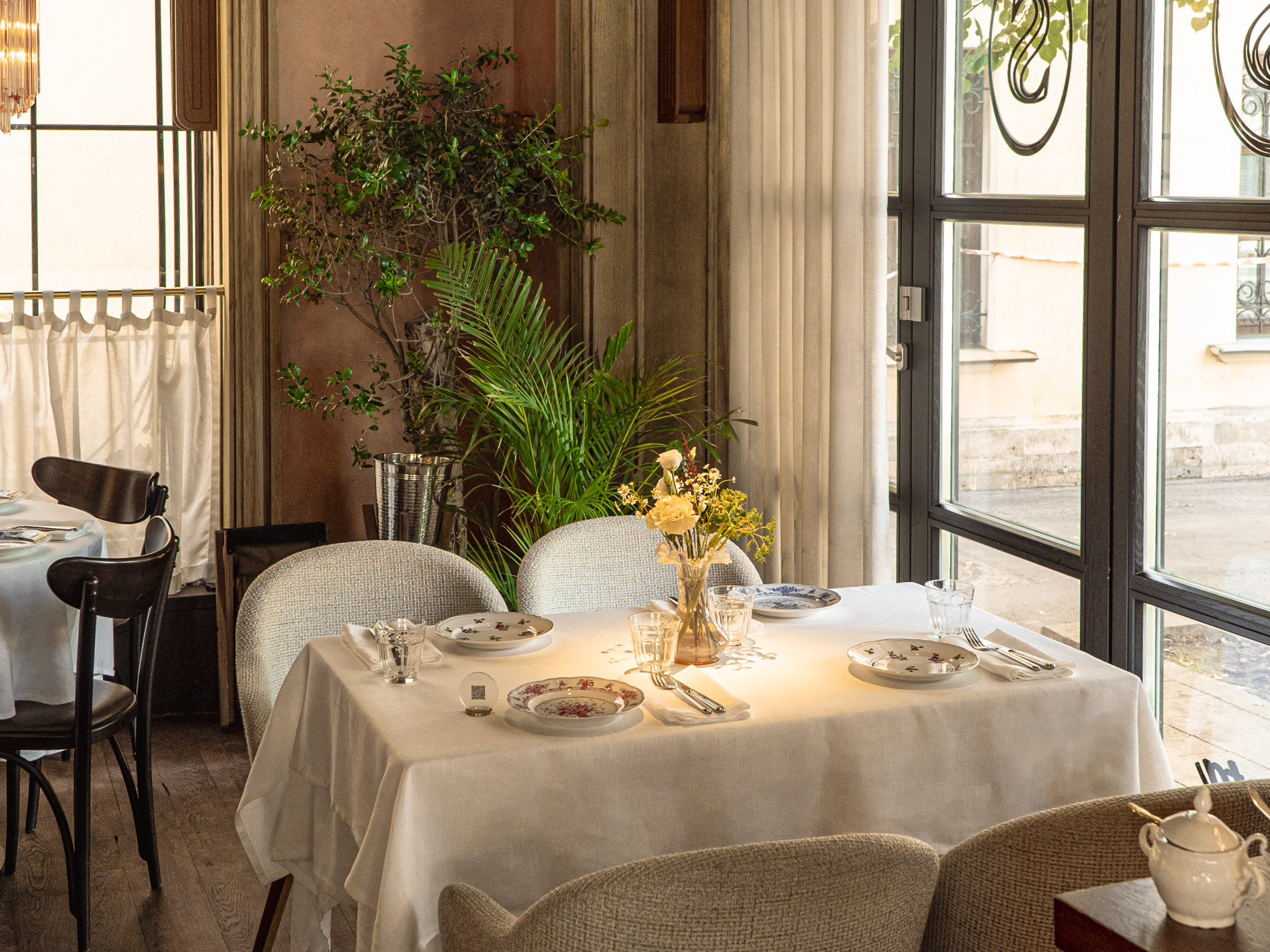 Интерьер ресторана Salone Pasta & Bar в Москве