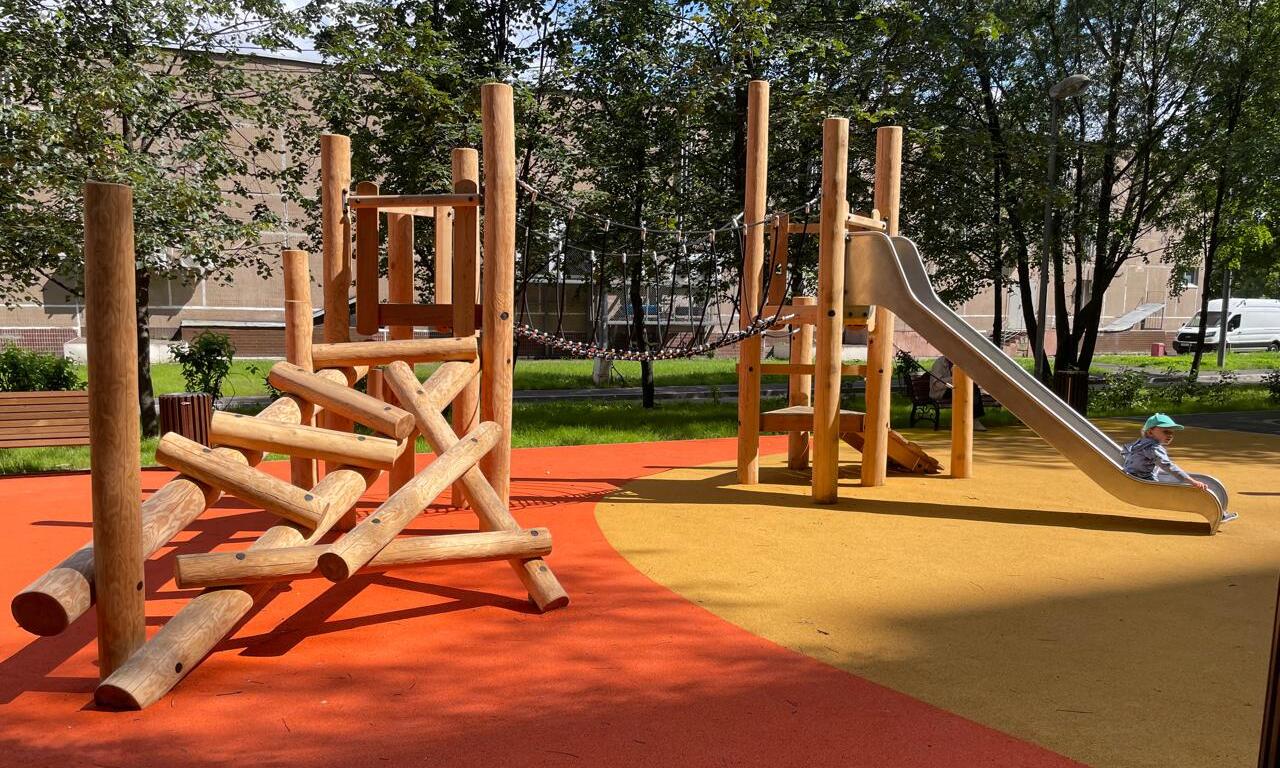 Специалисты благоустроят 15 дворовых территорий в Тропарево-Никулино, фото