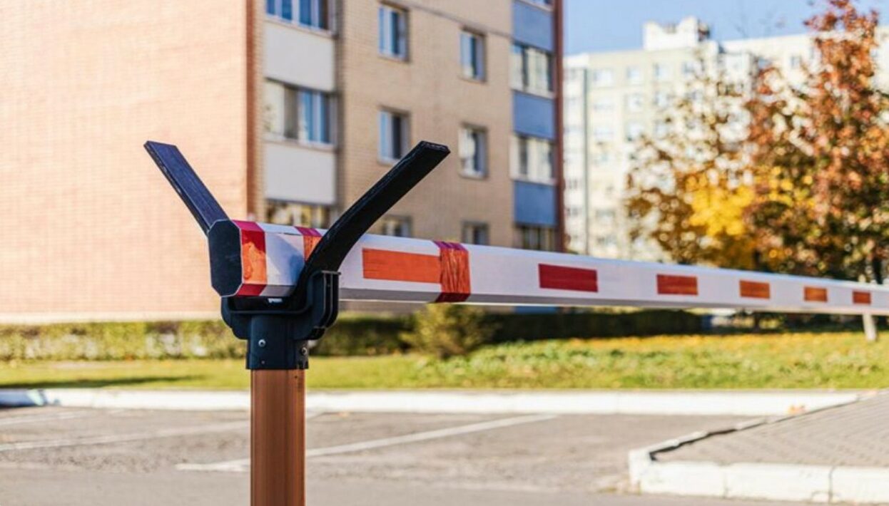 Более десятка шлагбаумов установят по упрощенной процедуре в Алексеевском, фото
