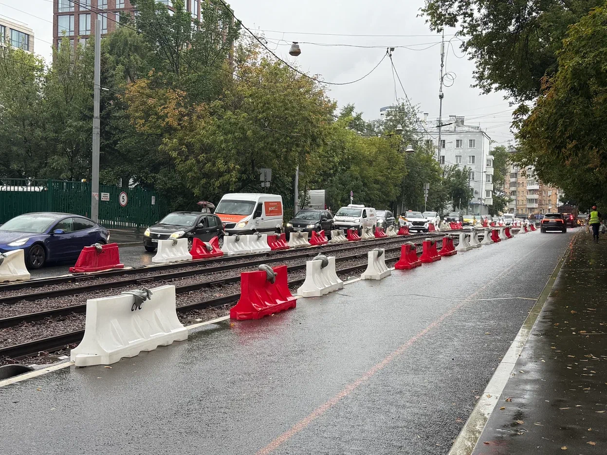 Ремонт трамвайной линии в Тверском районе завершат до конца сентября, фото