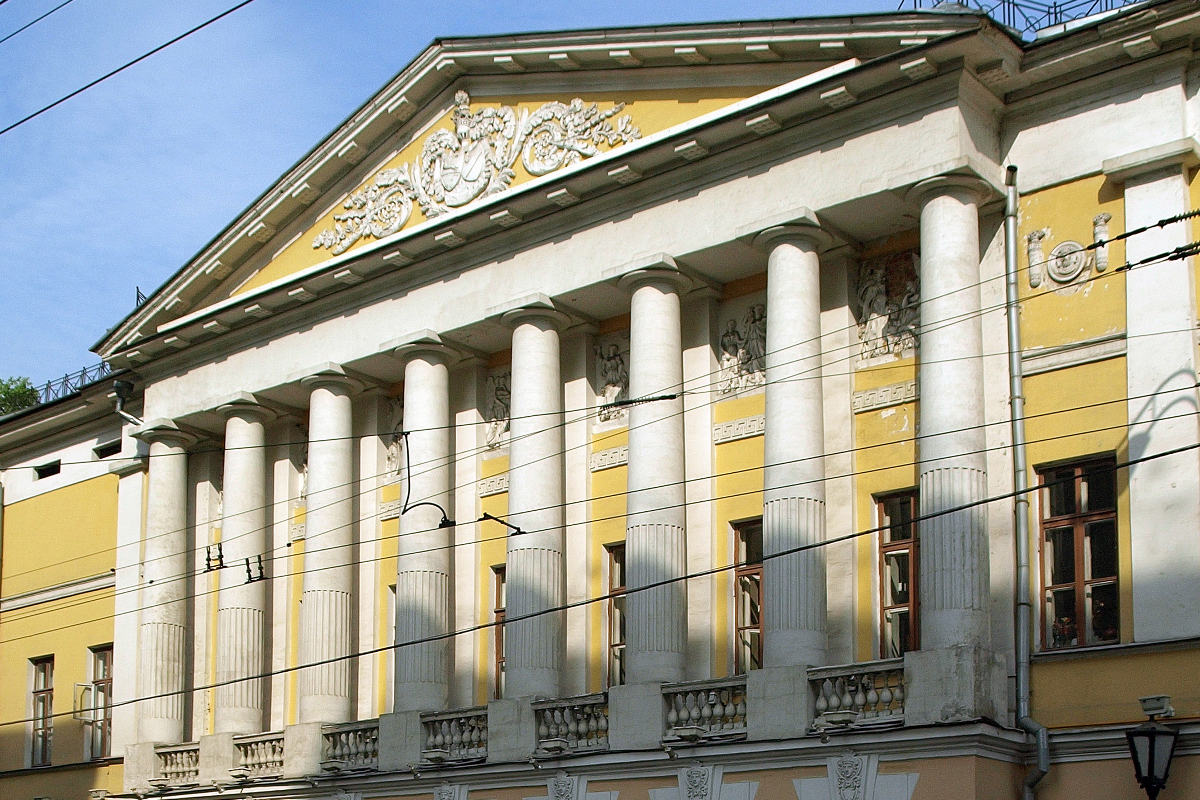 Первая художественная школа Москвы временно сменила адрес из-за ремонта, фото