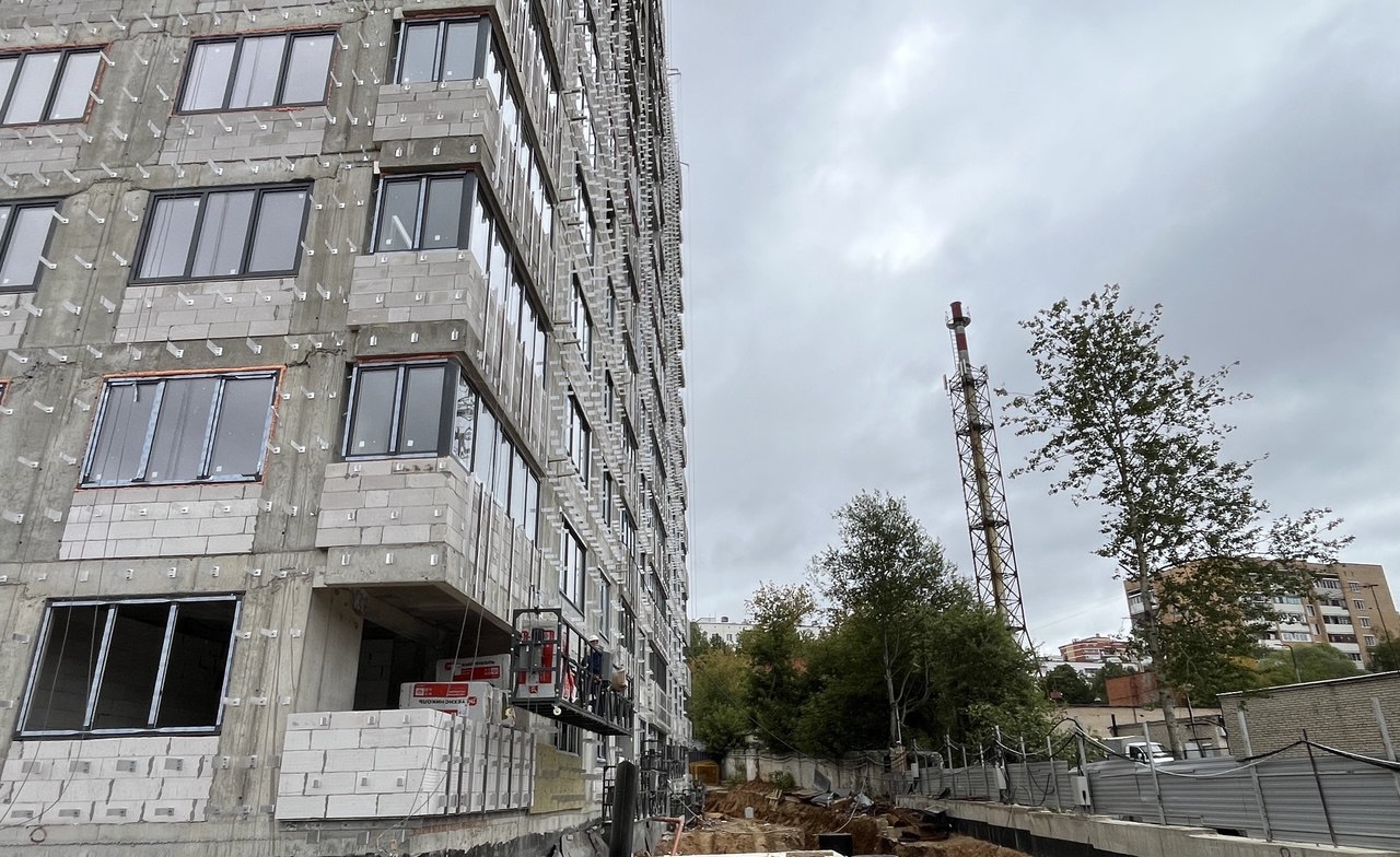 Монтаж фасада стартовал в доме для научных сотрудников в Троицке, фото