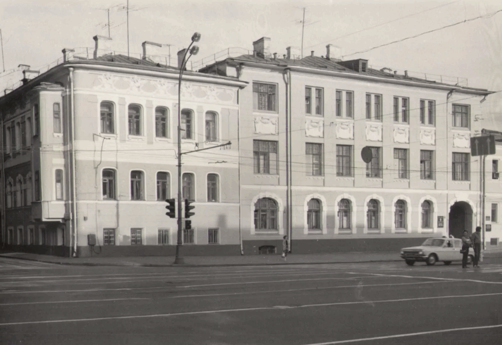 Баррикадная — Тверская: Шолом-Алейхем, Блок и Толстой! Баррикадная — Тверская: Шолом-Алейхем, Блок и Толстой!  фото