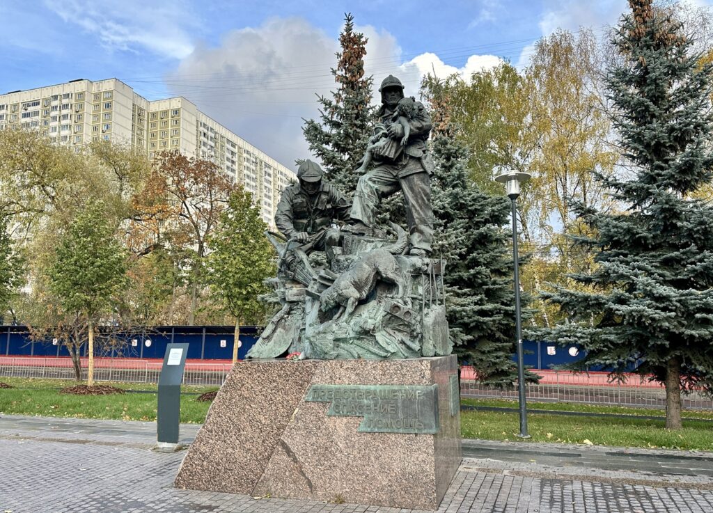 Кунцевская — Давыдково: кунцевские пирожки да с «антоновкой» Кунцевская — Давыдково: кунцевские пирожки да с «антоновкой» фото