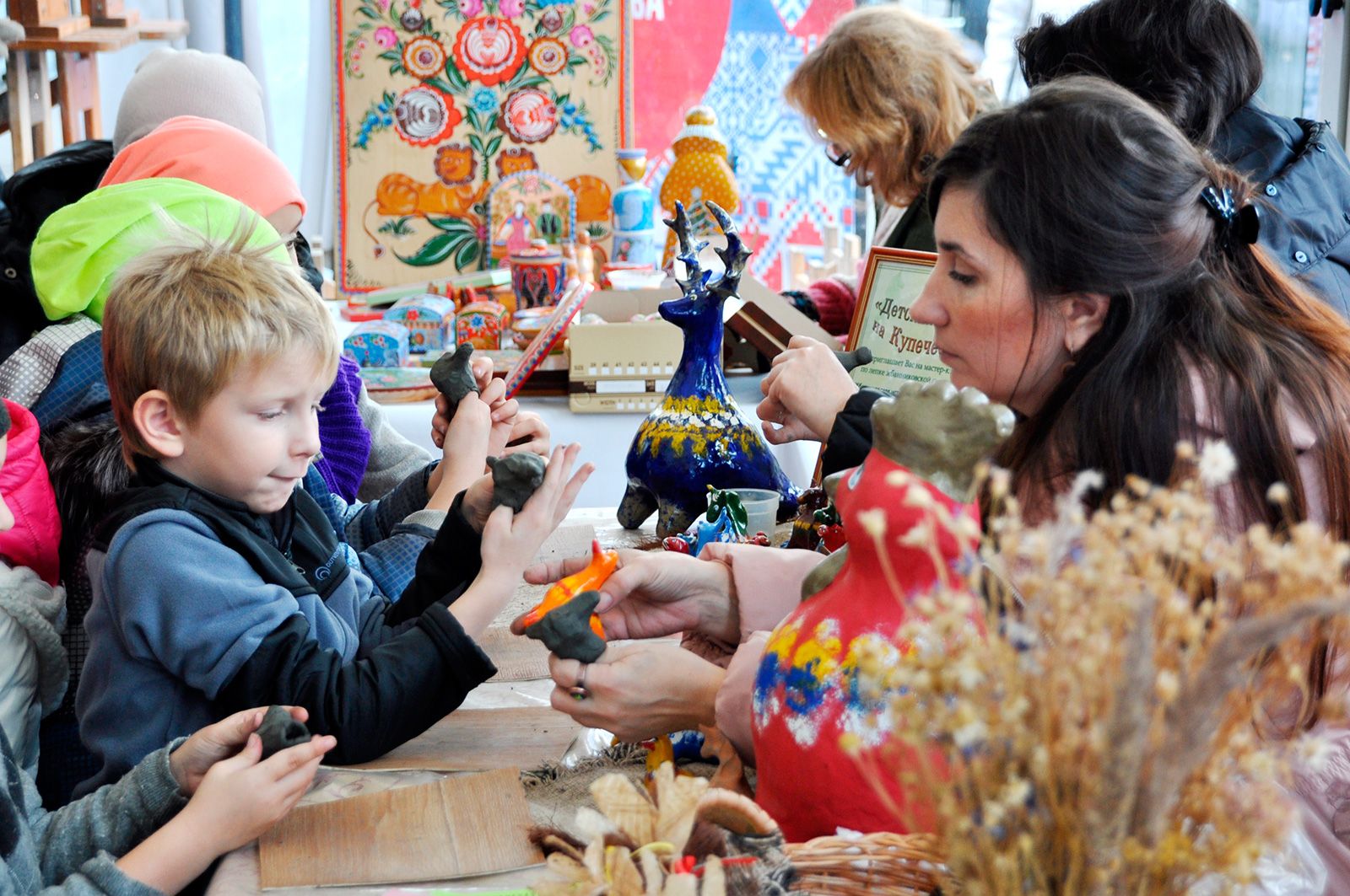Праздничные программы ко Дню народного единства пройдут во всех округах Москвы, фото