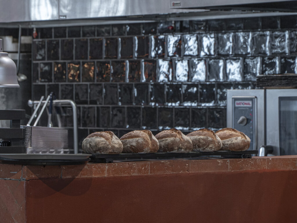 Развитие фотографии, роспись акрилом и домашняя лазанья — куда пойти после работы  фото