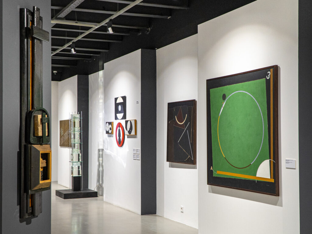 Беспредметное искусство, вечер камерной музыки и десерты без сахара — куда пойти после работы Беспредметное искусство, вечер камерной музыки и десерты без сахара — куда пойти после работы фото