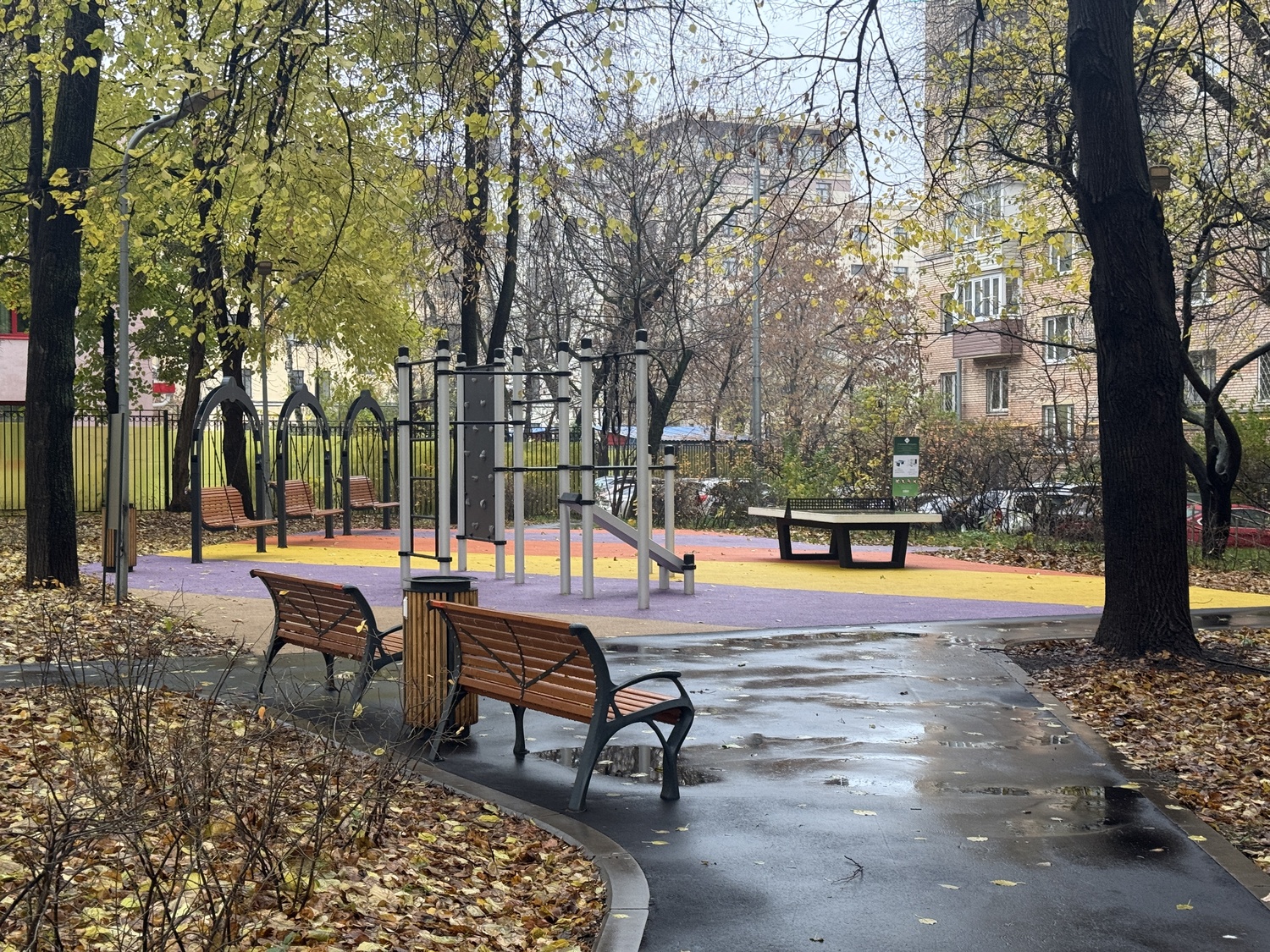 В Хамовниках завершили масштабный проект благоустройства дворов, фото
