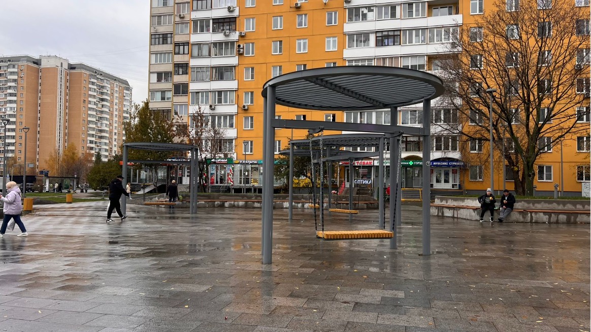 Благоустройство общественных пространств завершилось у метро «Отрадное», фото