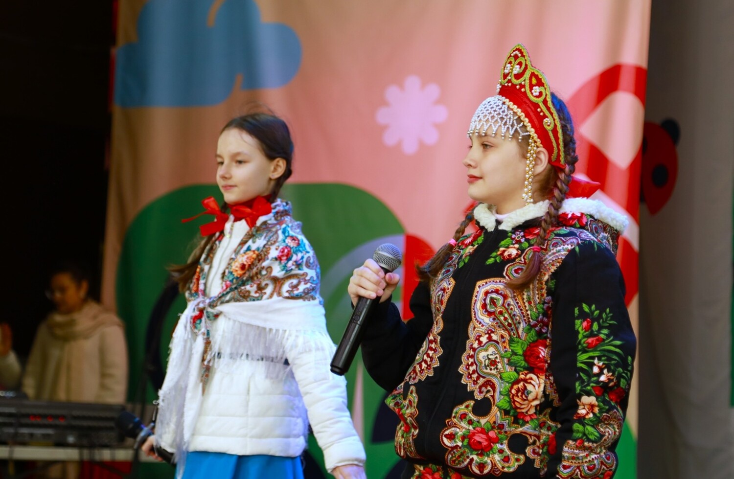 Праздничный концерт, детские мастер-классы, цветные блины и сладкая вата: День народного единства отметят в Лосинке, фото