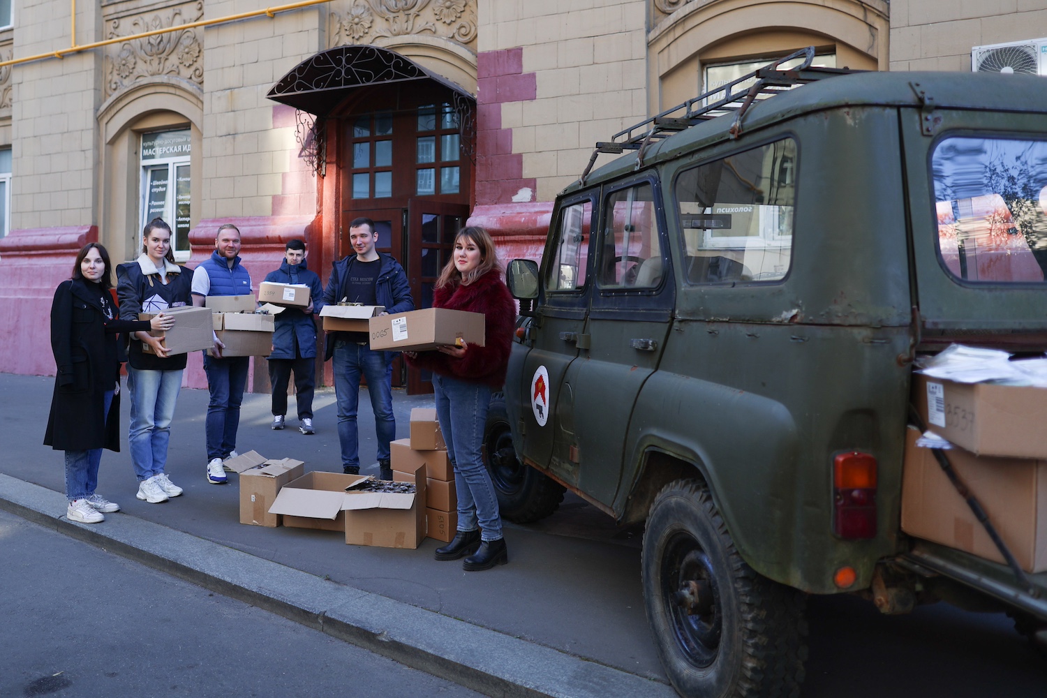 Волонтеры ЦАО отправили 16-ю партию гуманитарной помощи бойцам СВО, фото