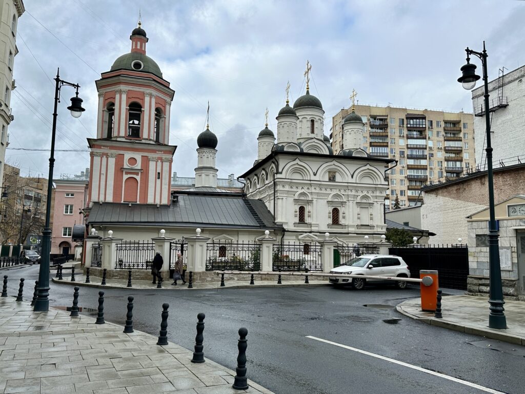 Тверская — Баррикадная: место встречи изменить можно  фото